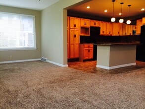 208 Chestnut Ave, Unit A in Winona Lake, IN - Building Photo - Building Photo