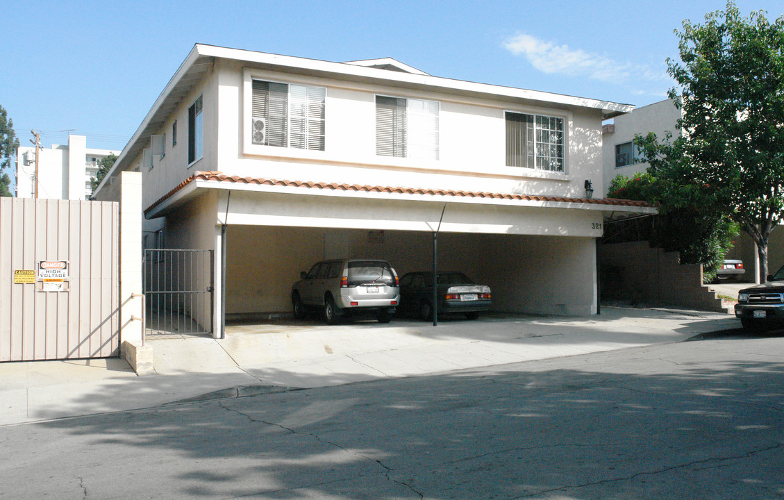 321 E San Jose Ave in Burbank, CA - Building Photo