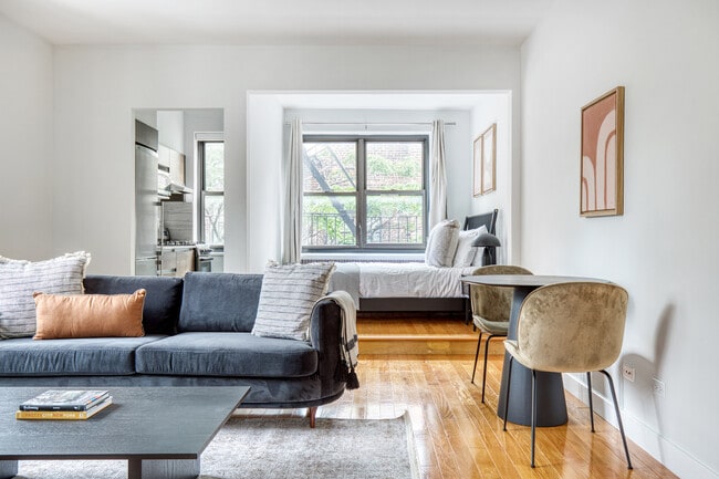 252 E 61st St in New York, NY - Foto de edificio - Building Photo