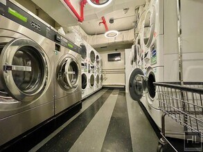 East 39th Street, Unit 21A in New York, NY - Foto de edificio - Building Photo