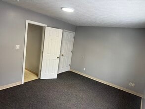 50 Greenbrier Plz in Fairmont, WV - Building Photo - Building Photo