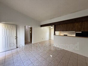 700 McCoy Ct in Lodi, CA - Foto de edificio - Building Photo