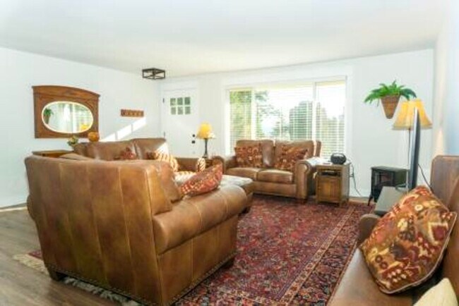 601 Beacon Hill Dr in Hoquiam, WA - Building Photo - Building Photo