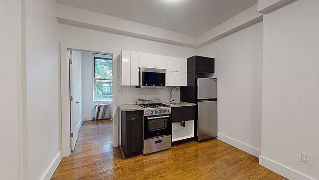 property at 95 E 7th St