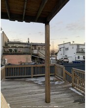 8 Otis St, Unit 2 in Somerville, MA - Foto de edificio - Building Photo