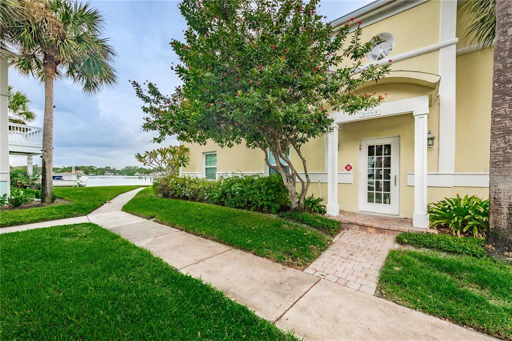 5004 Starfish Dr SE in St. Petersburg, FL - Building Photo