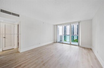 3000 S Ocean Dr, Unit 814 in Hollywood, FL - Building Photo - Building Photo