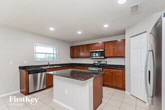 234 Star Shell Dr in Apollo Beach, FL - Building Photo - Building Photo