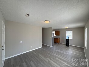 333 E Todd Ln in Charlotte, NC - Building Photo - Building Photo