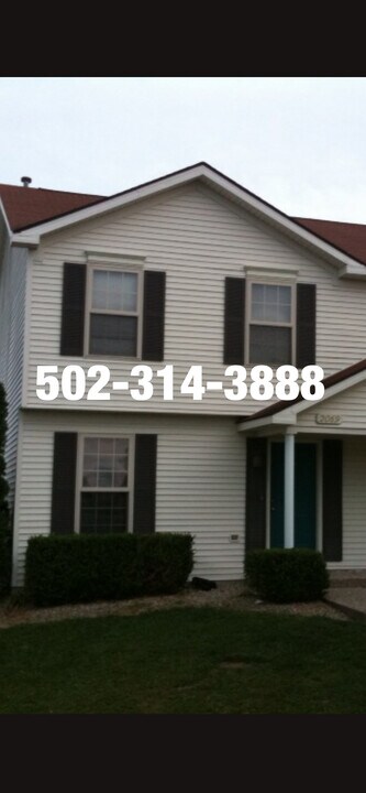2069 Leland Dr in Shelbyville, KY - Foto de edificio