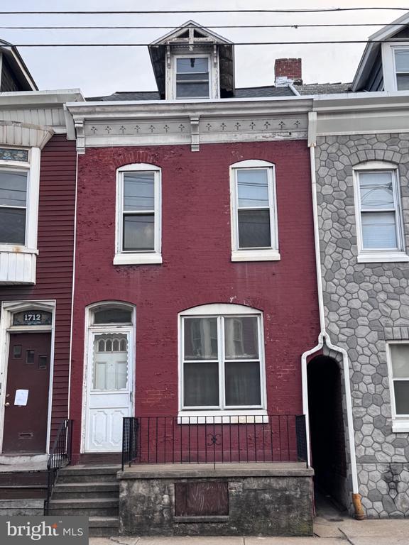 property at 1710 Perkiomen Ave