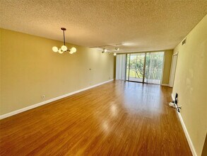 3351 S Palm Aire Dr in Pompano Beach, FL - Building Photo - Building Photo