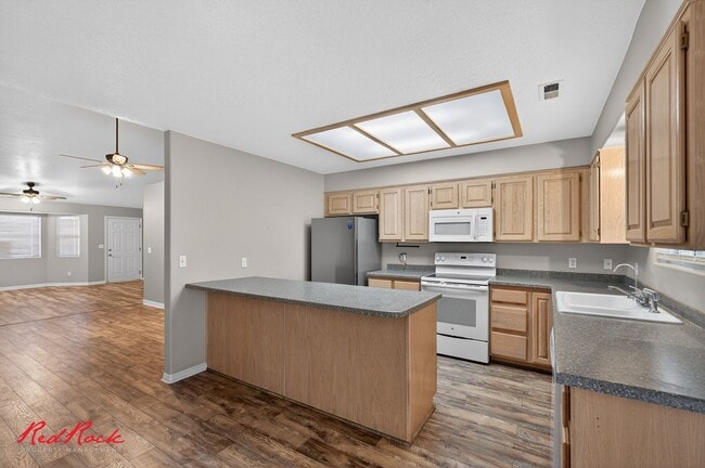 1015 S River Rd in Saint George, UT - Building Photo - Building Photo