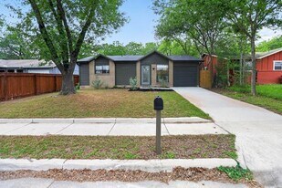 6908 Pondsdale Ln in Austin, TX - Building Photo