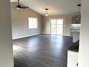 317 Buena Terrace in Antioch, IL - Building Photo - Building Photo