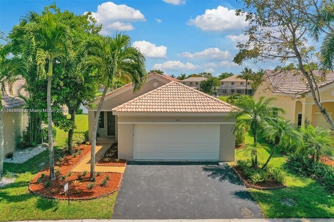 4394 Mahogany Ridge Dr in Weston, FL - Building Photo - Building Photo