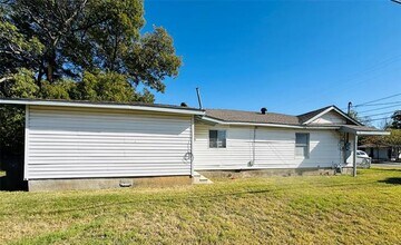 2801 Ennis Ave in Fort Worth, TX - Building Photo - Building Photo