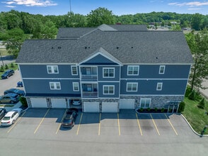 Parkway Luxury Apartments in Amherst, NY - Building Photo - Building Photo