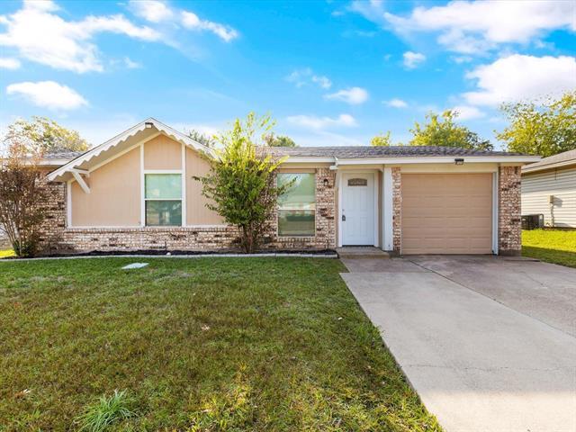 600 Sherman Dr in Mansfield, TX - Building Photo
