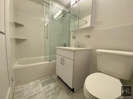 E 16 ST in New York, NY - Building Photo