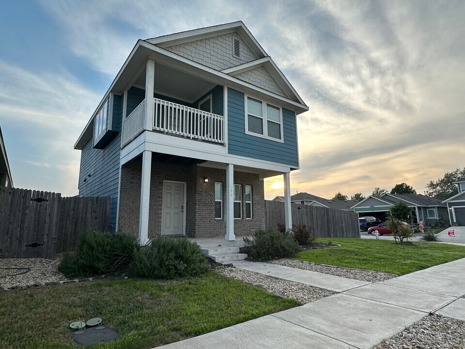 159 Frasier Dr in San Marcos, TX - Building Photo