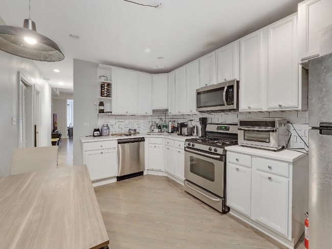 2652 N Halsted St, Unit 2F in Chicago, IL - Building Photo - Building Photo