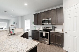 5510 Daniel Wy in Saint Hedwig, TX - Building Photo - Building Photo