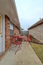 1241 Buttercup Ln in New Braunfels, TX - Foto de edificio - Building Photo