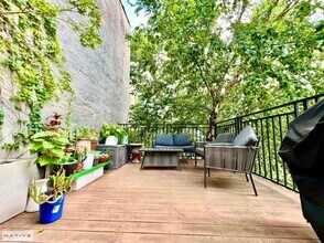98 India St in Brooklyn, NY - Building Photo - Building Photo