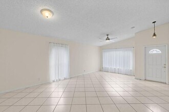 10091 SW 16th Pl in Davie, FL - Building Photo - Building Photo
