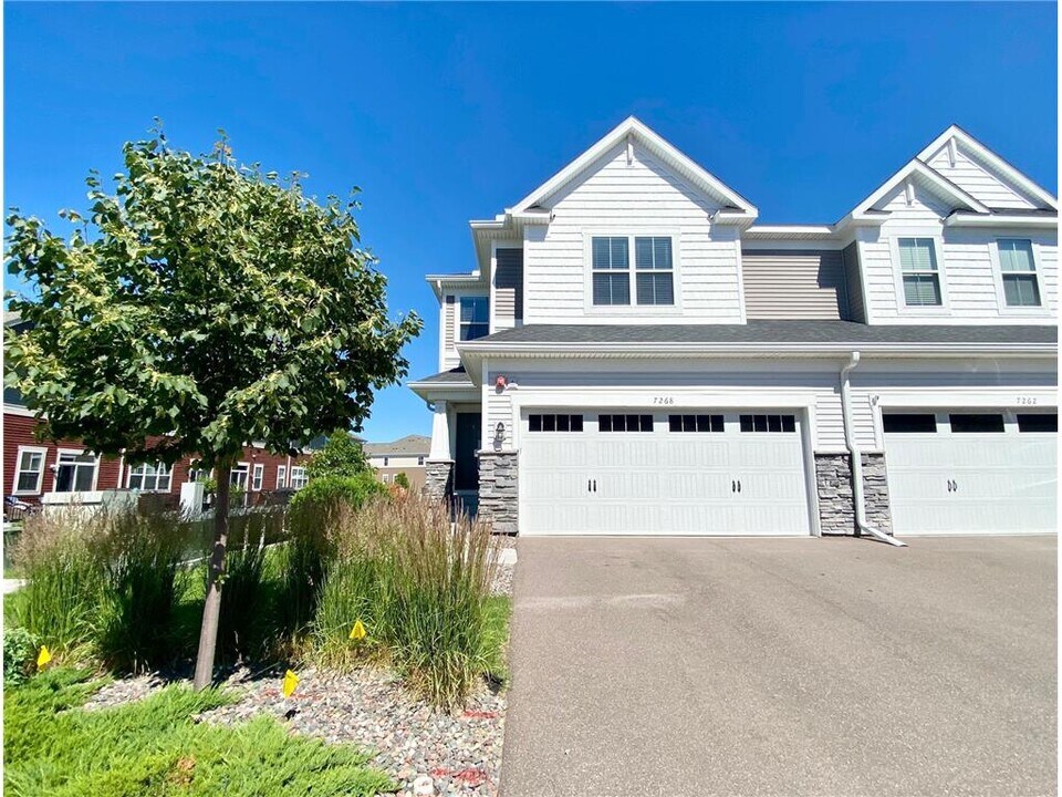 7268 Alvarado Ln N in Maple Grove, MN - Building Photo