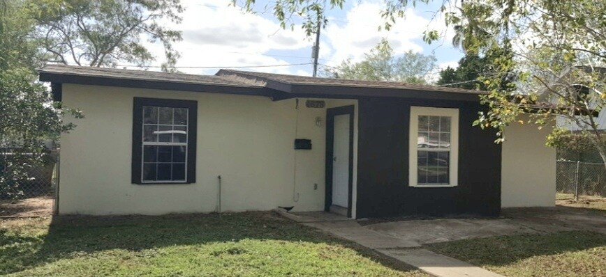 1678 Harvard Ave in Brownsville, TX - Foto de edificio