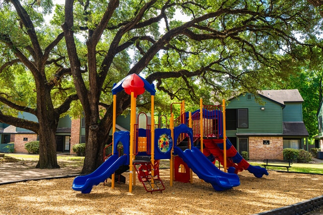 OAK BEND APARTMENTS