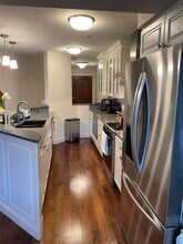 332 S Linn St, Unit 211 in Iowa City, IA - Foto de edificio - Building Photo