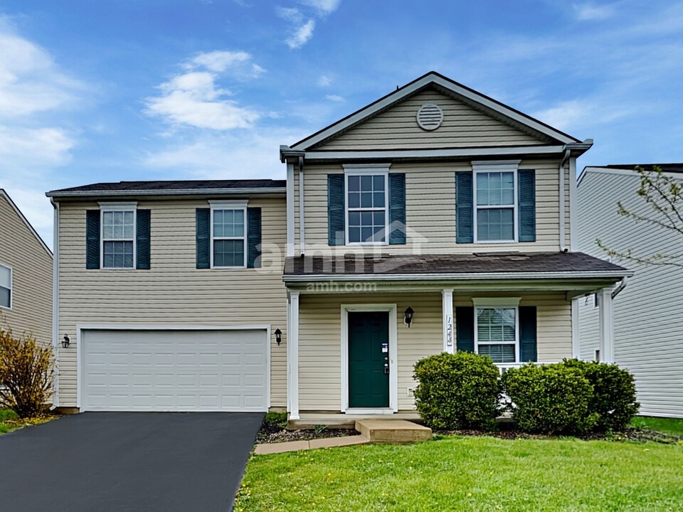 1244 Canterhurst St in Blacklick, OH - Building Photo