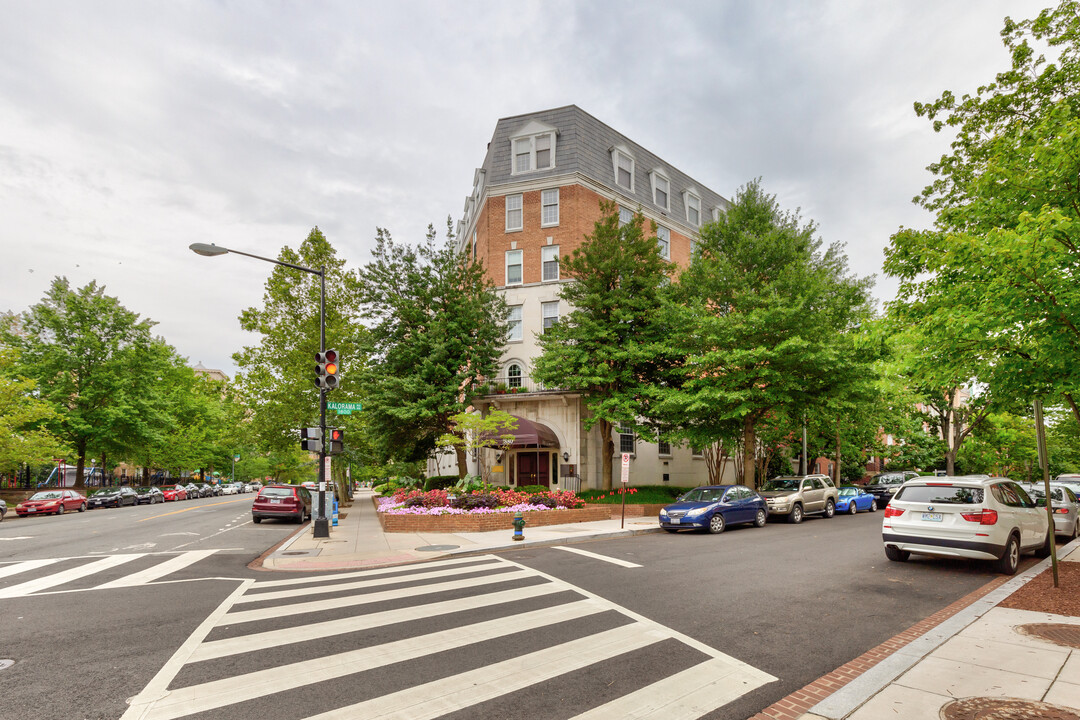 1880 Columbia Rd NW, Unit 100 in Washington, DC - Building Photo