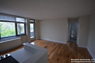 110 Belmont St, Unit 37 in Quincy, MA - Foto de edificio - Building Photo