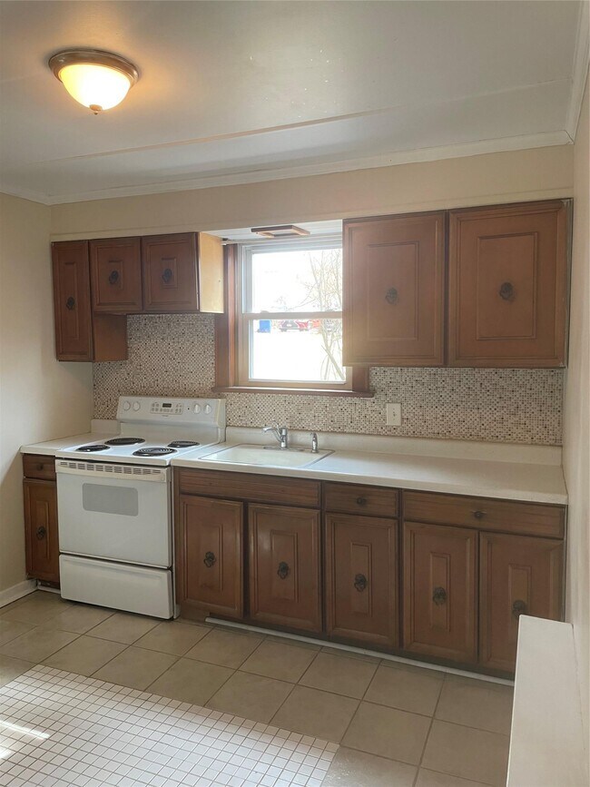 112 Green St-Unit -Apt 2 in Goshen, NY - Building Photo - Building Photo
