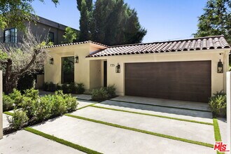 735 Orlando Ave in Los Angeles, CA - Building Photo - Building Photo