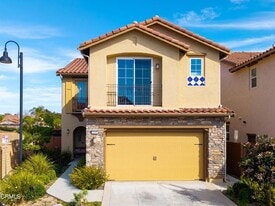 2406 Nicklaus St in Oxnard, CA - Building Photo