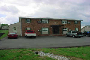 715 Robinson Ct Apartments