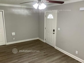 9557 Priory Ave in Jacksonville, FL - Foto de edificio - Building Photo