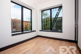 561 4th Ave in Brooklyn, NY - Building Photo - Building Photo