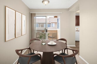 Linden Court in Rialto, CA - Foto de edificio - Building Photo