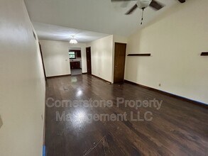 719 Locust St in Eudora, KS - Building Photo - Building Photo
