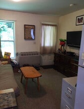 362 Riverside Dr, Unit 2 in Augusta, ME - Building Photo - Building Photo