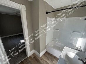 321 Washburn St in Lockport, NY - Building Photo - Building Photo