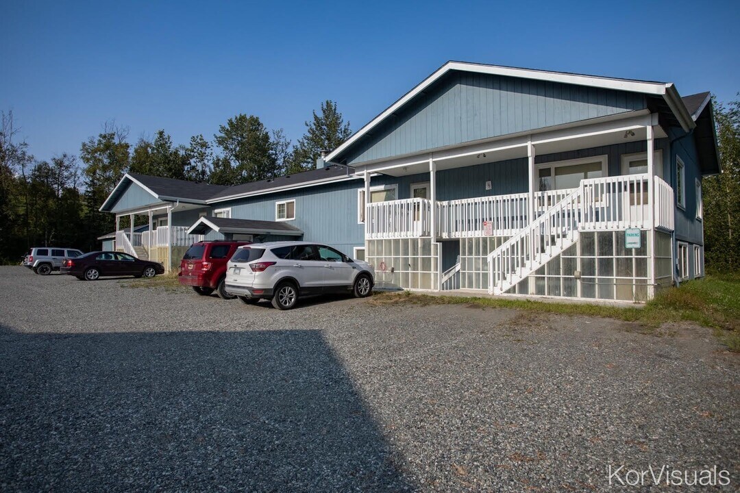4006 E Steven Dr in Wasilla, AK - Building Photo