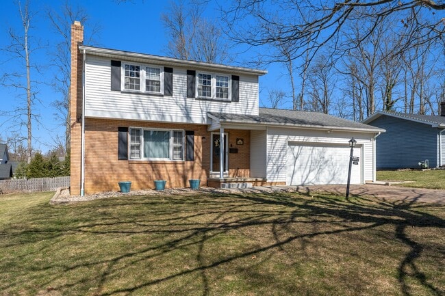 144 Green Bay Dr in Youngstown, OH - Building Photo - Building Photo