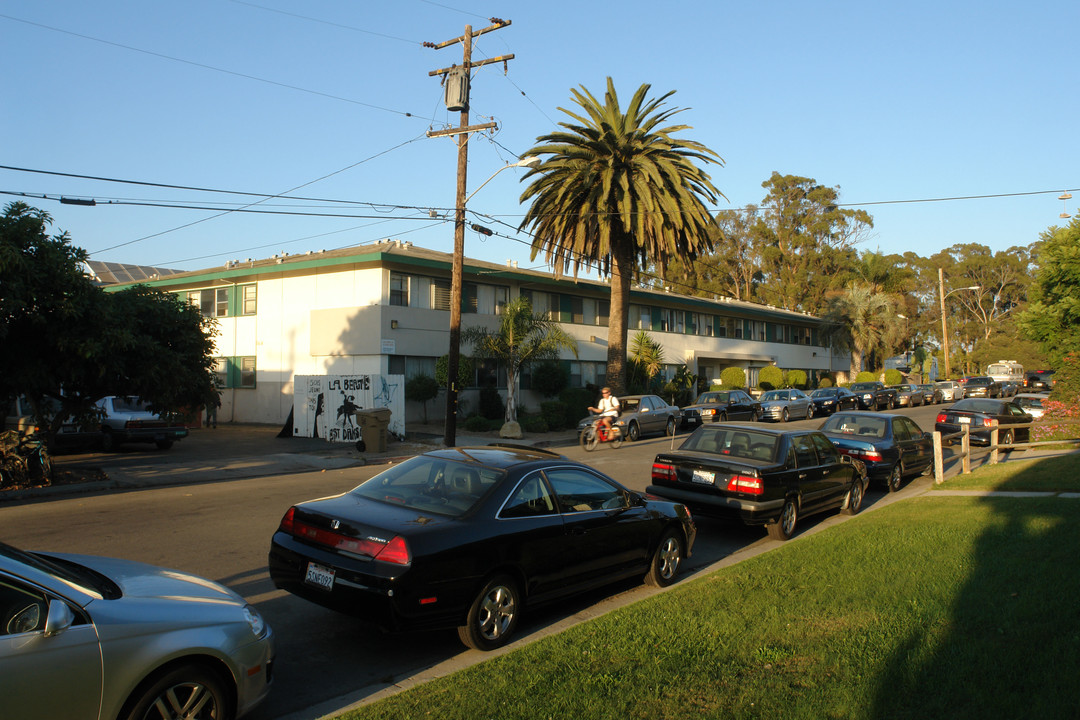 6520 Cervantes Rd in Goleta, CA - Building Photo